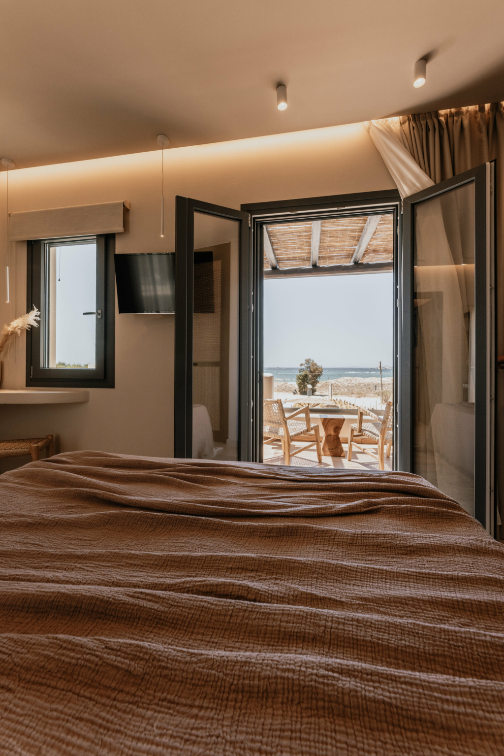 Photo inspiration: Curated Curated Penthouse Suite With Private Exercise Studio Gallery View 44