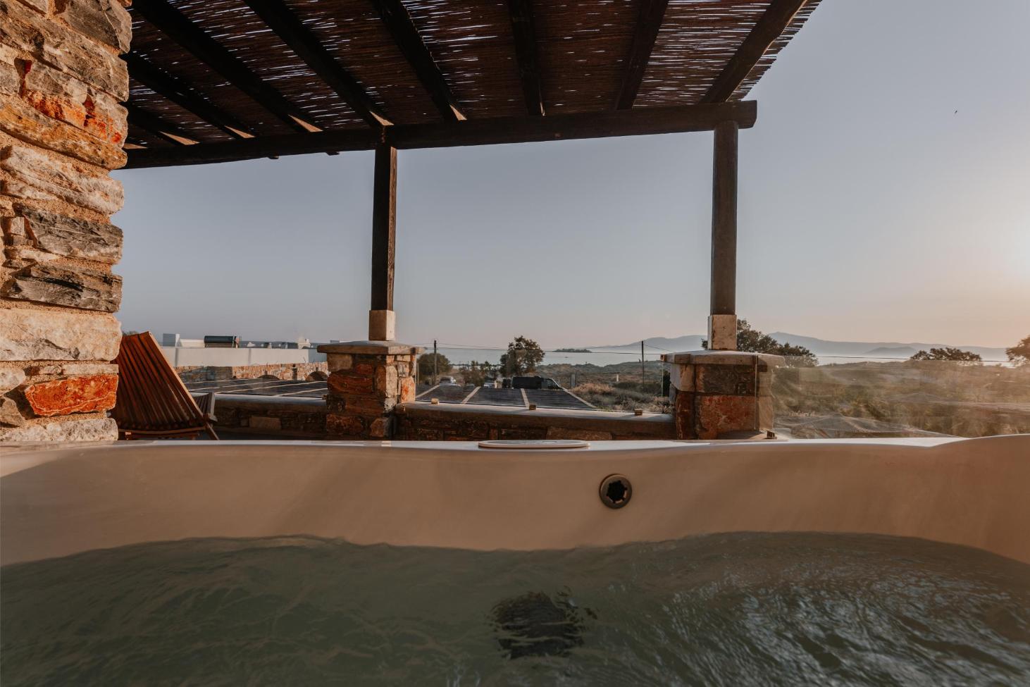executive_suite_private_jacuzzi_12