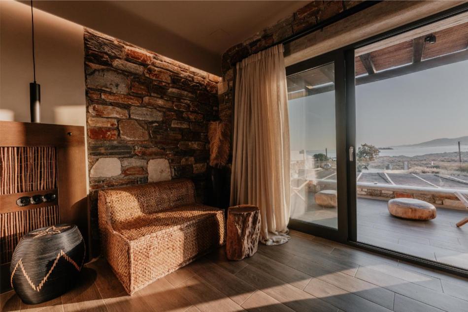 executive_suite_private_jacuzzi_21